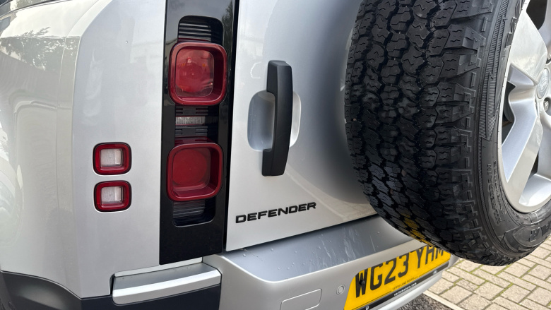 Land Rover Defender 90 Diesel 3.0 D200 Hard Top Auto